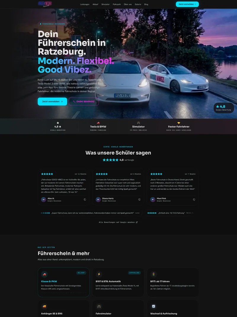 Website-Gestaltung für eine moderne Fahrschule: dunkler Hero mit Tesla in Neonoptik und der Headline „Dein Führerschein in Ratzeburg"